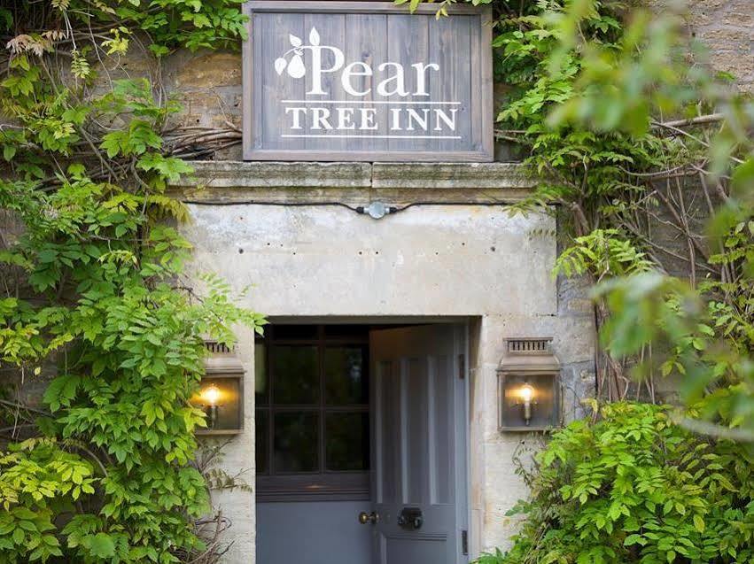 The Pear Tree Inn Melksham Extérieur photo